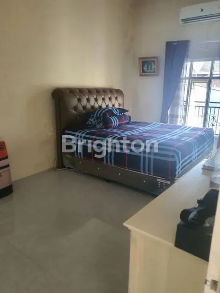 image DIJUAL RUMAH  2 LANTAI HARGA TERJANGKAU AREA SAWOJAJAR KOTA MALANG DEKAT PINTU TOL SAWOJAJAR FREE AC DAN WATER HEATER (5)