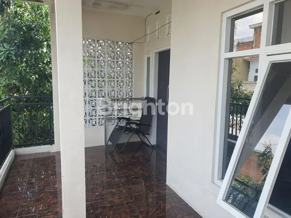 image DIJUAL RUMAH  2 LANTAI HARGA TERJANGKAU AREA SAWOJAJAR KOTA MALANG DEKAT PINTU TOL SAWOJAJAR FREE AC DAN WATER HEATER (3)