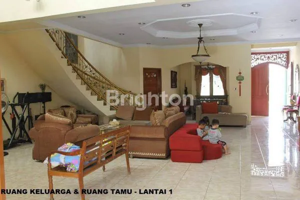 image RUMAH MEWAH DAN LUAS DI PITARA PANCORAN MAS DEPOK (2)