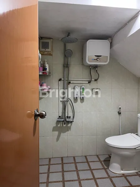 image DIJUAL RUMAH SIAP HUNI DI DUREN SAWIT, JAKARTA TIMUR — LOKASI STRATEGIS DEKAT TOL BECAK KAYU & MALL BASSURA (8)