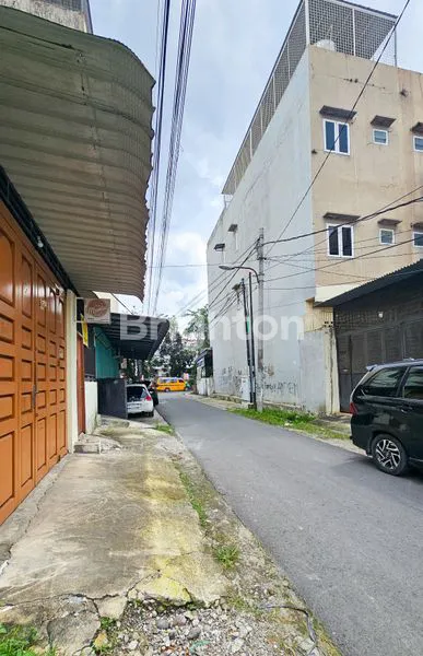 image RUMAH SIAP HUNI DI INTI KOTA LEBAR 8 MTR DI KAWASAN RAMAI BRIGJEN KATAMSO JL SAKTI LUBIS , KAMPUNG BARU (3)