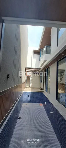 image RUMAH ADA PRIVATE POOL DI BARUK TENGAH, SELANGKAH RAYA MERR RUNGKUT (2)