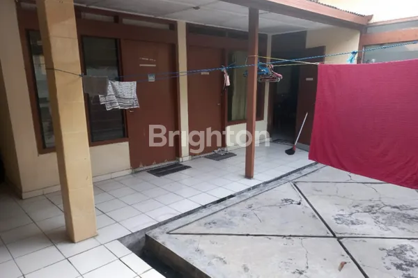 image DI SEWA RUMAH STRATEGIS DI PINGGIR JALAN PROF. SOEHARSO, SOLO (4)