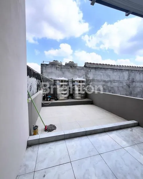 image KOST EKSKLUSIF 3 LANTAI DEKAT UPN, FULLY FURNISHED (6)