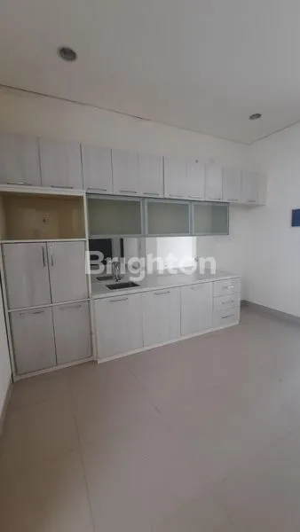 image *RUMAH 2 LANTAI DI LONG BEACH PAKUWON CITY* (2)