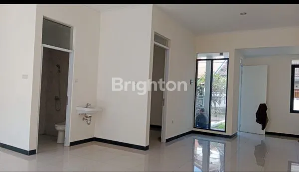 image RUMAH BARU INVESTASI UNTUNG SHM LT 119 DI TAMAN HOLIS INDAH DEKAT BPK PENABUR HOLIS (5)