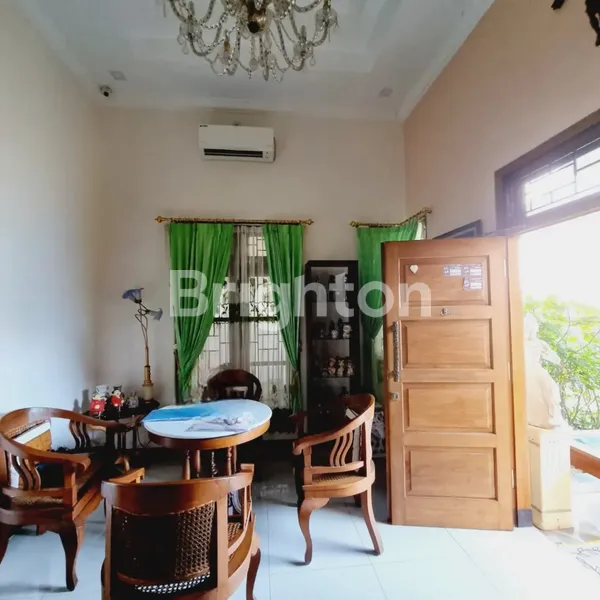 image DIJUAL RUMAH MEWAH LOKASI STRATEGIS AREA SOLO – SIAP HUNI & SIAP PAKAI! (3)