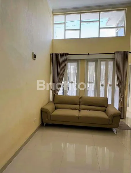 image RUMAH HOOK SEMI FURNISHED SIAP HUNI TERAWAT AREA SULFAT (7)