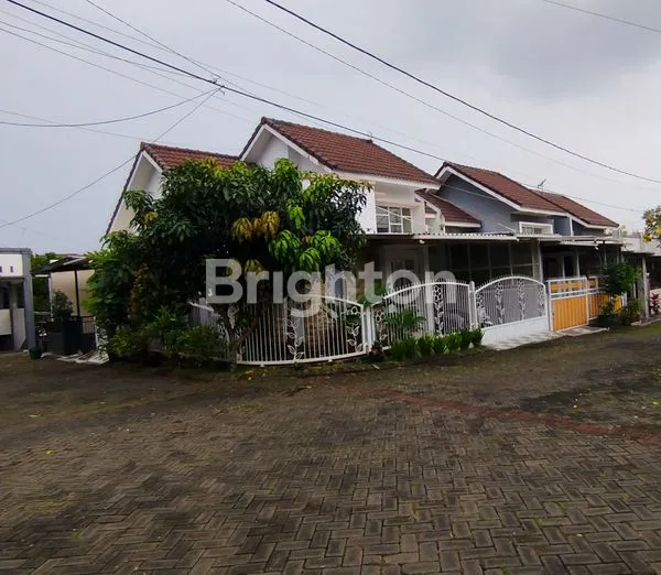 image RUMAH HOOK SEMI FURNISHED SIAP HUNI TERAWAT AREA SULFAT (2)