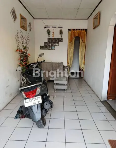 image DISEWAKAN RUMAH SOLO BARU (2)