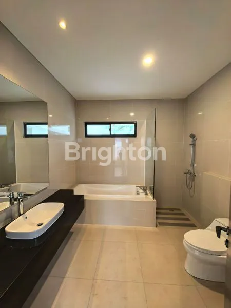 image RUMAH 3 LANTAI DENGAN ATTIC DI GADING SERPONG (5)