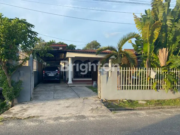 image HUNIAN LUAS 2 RUMAH DI JL. CEMARA (2)