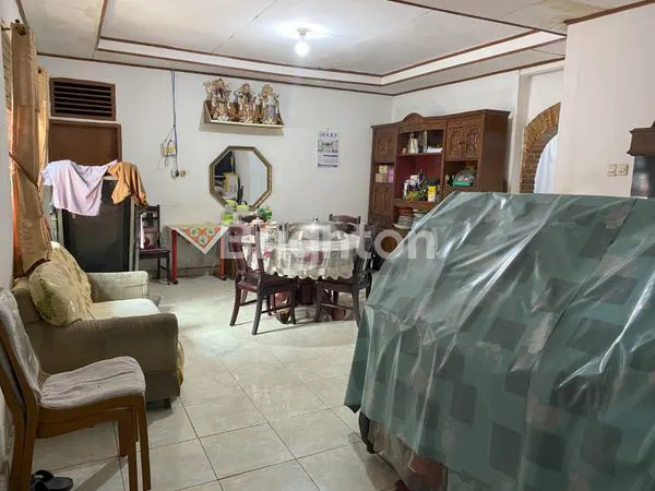 image HUNIAN LUAS 2 RUMAH DI JL. CEMARA (5)