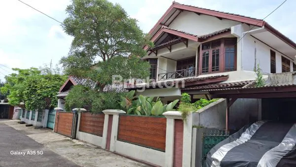 image RUMAH MEWAH 4+1 KT DI TANAH KUSIR (1)