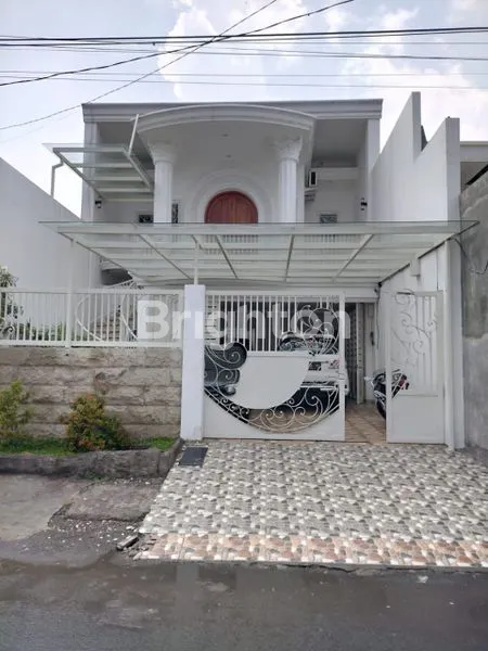 image RUMAH FULL FURNISH SIAP HUNI WITH POOL TENGAH KOTA (1)