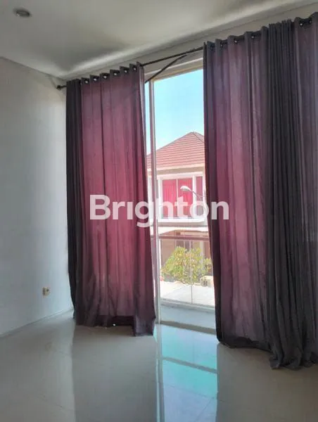 image RUMAH MINIMALIS TENGAH KOTA 3 LANTAI ADA BASEMENTNYA (1)