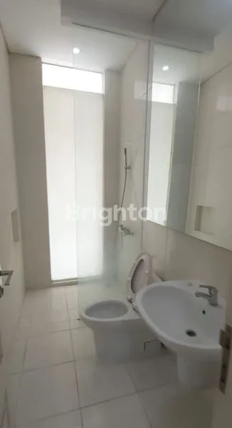 image RUMAH 2 LANTAI 5 KT DI CLUSTER SOUTH VICTORIA (6)