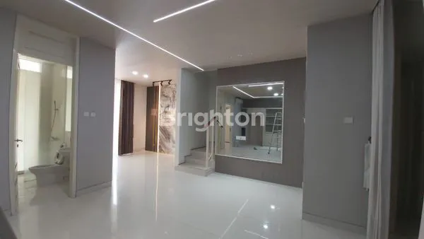 image RUMAH 2 LANTAI 5 KT DI CLUSTER SOUTH VICTORIA (8)