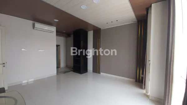 image RUMAH 2 LANTAI 5 KT DI CLUSTER SOUTH VICTORIA (2)