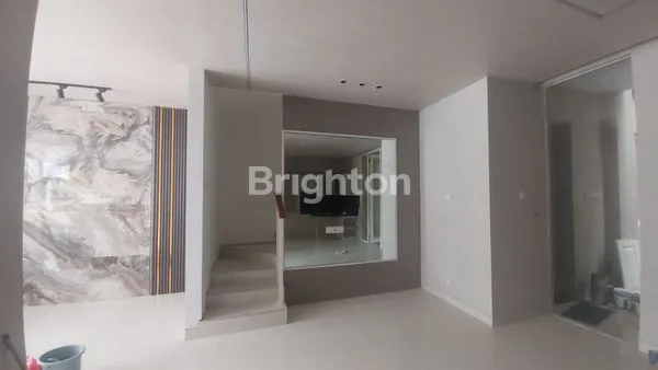 image RUMAH 2 LANTAI 5 KT DI CLUSTER SOUTH VICTORIA (4)