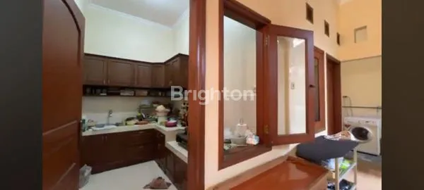 image JUAL RUMAH MEWAH AREA SUHAT 2 LANTAI DENGAN MUSHOLA (6)