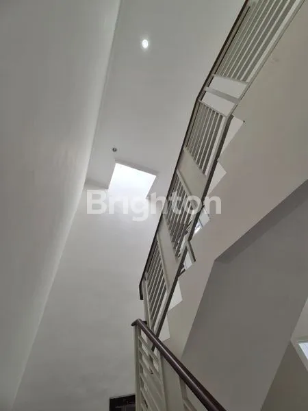 image RUMAH 2 LANTAI LT 168 LB 185 DI DARMO PERMAI (7)