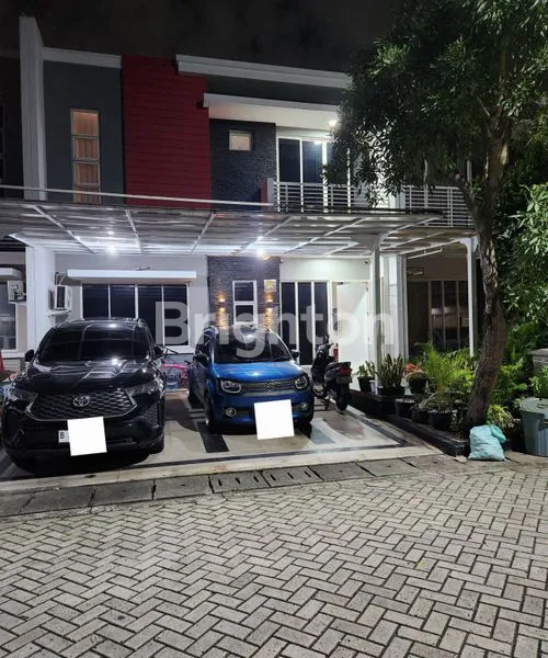 image RUMAH 3 LANTAI DI CLUSTER AMERIKA (1)