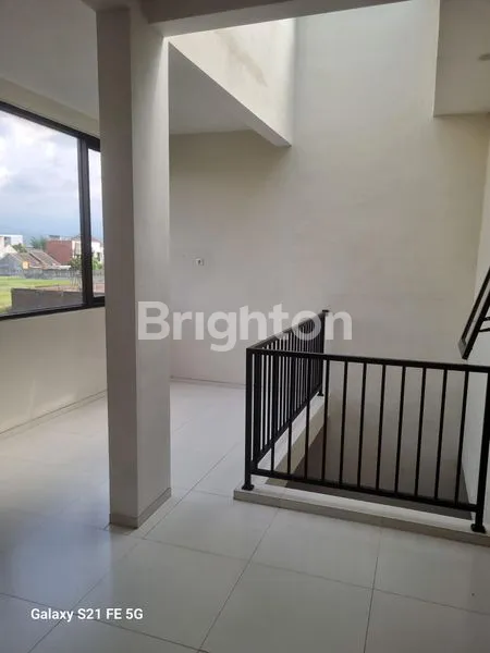 image RUMAH TASIK MADU, VIEW PEGUNUNGAN & ROOFTOP (4)