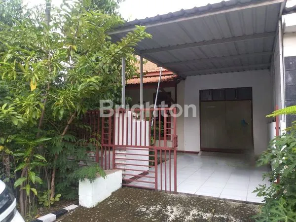 image RUMAH TERAWAT STRATEGIS DEKAT UBAYA TENGGILIS MEJOYO (2)
