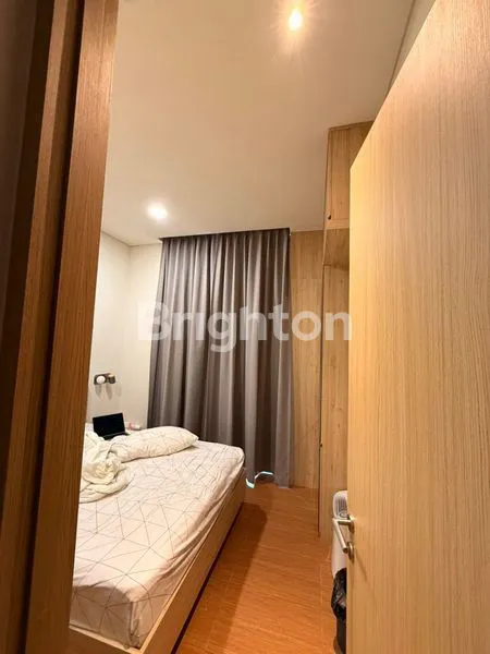 image RUMAH MODERN DENGAN KONSEP TROPICAL MODERN RESORT,DEKAT CBD BSD DAN GADING SERPONG,HANYA 5 MENIT KE AEON MALL,QBIG,IPEKA DAN DENGAN TOL  (6)
