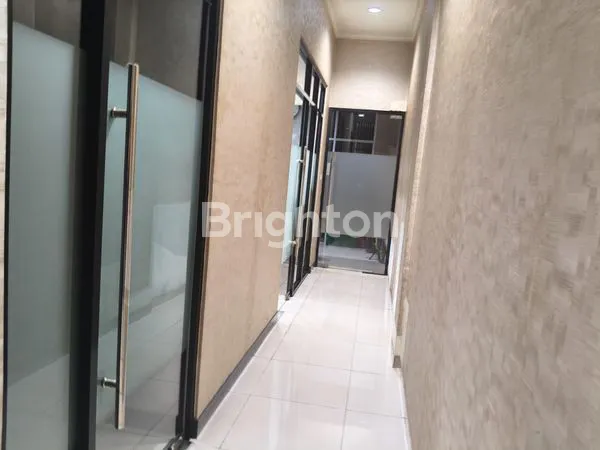 image RUKO 4 LANTAI FULL FURNISHED, BAGUS ,TERAWAT DI PASADENA DEKAT RSUD CENGKARENG JAKARTA BARAT. (2)