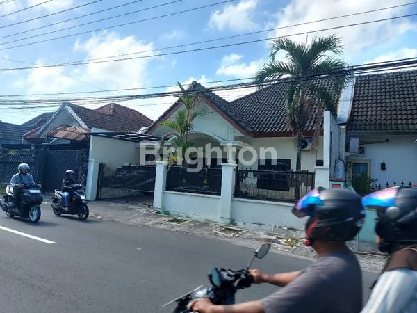 image DIJUAL RUMAH SANGAT STRATEGIS DI JL DAMAI SLEMAN (2)