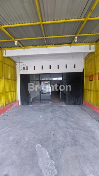 image RUKO 3 LANTAI FULL KRAMIK DI AREA KOMERSIL PANAM (1)