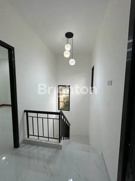 image RUMAH MODERN MINIMALIS  SHM DALAM CLUSTER KOTA WISATA, CIBUBUR (3)