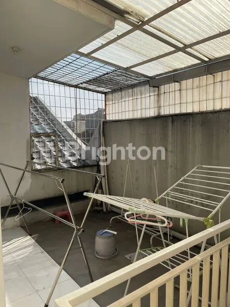 image DIJUAL RUMAH SIAP HUNI SEMI FURNISHED INTERCON KEBON JERUK* (8)