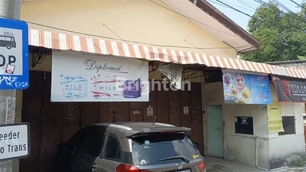 image RUANG USAHA 1000 METER DI JL. ADI SUMARMO COLOMADU (2)