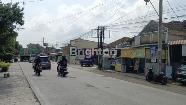 image RUANG USAHA 1000 METER DI JL. ADI SUMARMO COLOMADU (3)