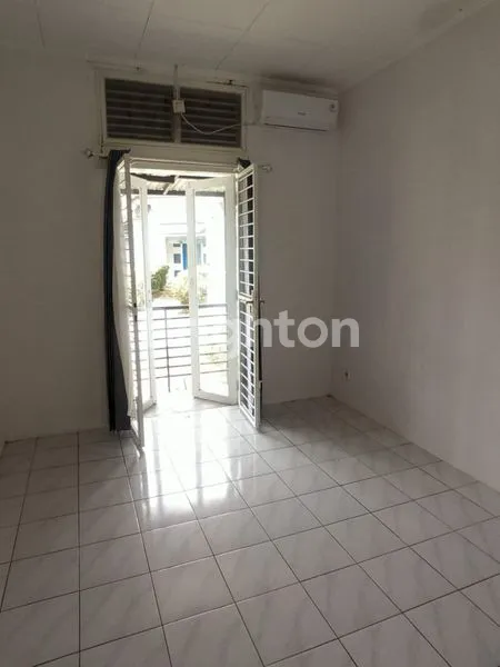 image RUMAH STRATEGIS DI PERUMAHAN WIKA (4)