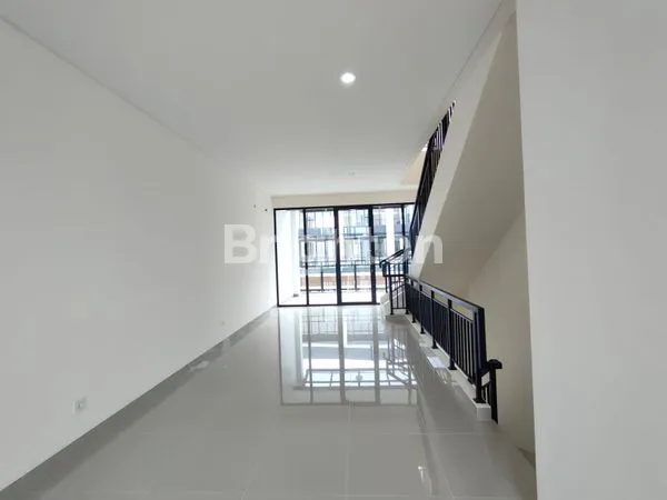 image SEWA RUKO 3 LANTAI HAMPTON WALK 2 MUKA ALFRESCO GADING SERPONG (2)