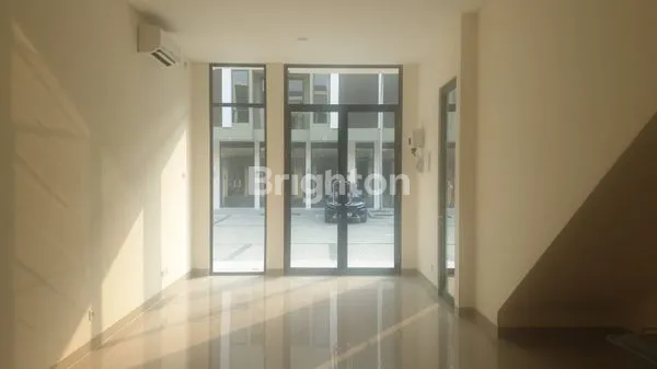 image SEWA RUKO 2 LANTAI VERONA JUNCTION GADING SERPONG (2)