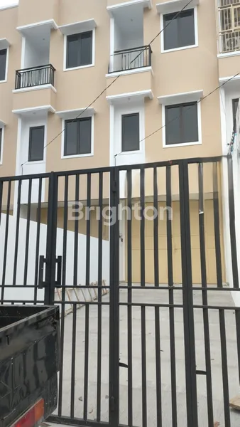 image SUPER PANJANG! RUKO BARU DI JELAMBAR (1)