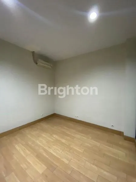 image RUMAH ELEGAN 3 LANTAI TOMANG (6)