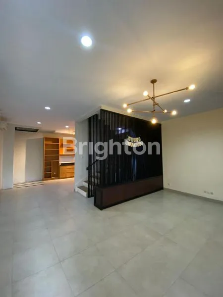 image RUMAH ELEGAN 3 LANTAI TOMANG (1)