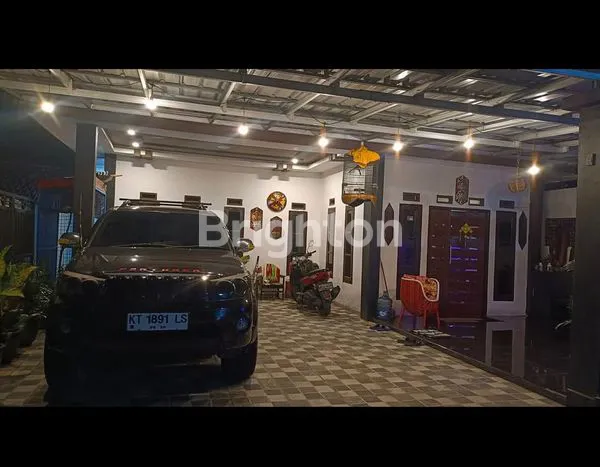 image RUMAH CANTIK LT 200 SIAP HUNI KM 2,5 (8)