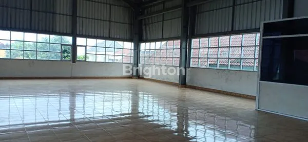 image RUKO BESAR SIAP PAKAI LOKASI STRATEGIS PINGGIR JALAN RAYA DEKAT GEDUNG  JEC YOGYAKARTA (3)