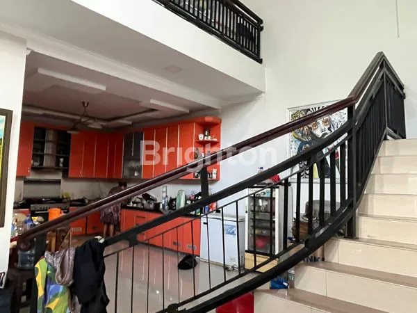 image HUNIAN MEWAH 3 LANTAI DI BALIKPAPAN UTARA (7)