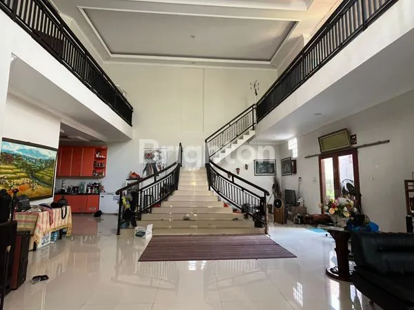 image HUNIAN MEWAH 3 LANTAI DI BALIKPAPAN UTARA (5)