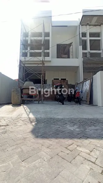 image RUMAH BARU GRESS DI WISMA MUKTI KLAMPIS SURABAYA, DEKAT KERTAJAYA INDAH, MANYAR JAYA, MANYAR INDAH, MANYAR TOMPOTIKA, MANYAR KARTIKA, MANYAR KERTA ADI, MANYAR KERTOADI, DHARMA HUSADA, ARAYA, GALAXY BUMI PERMAI, SEMOLOWARU,  NGINDEN INTAN SEMOLO & RAYA MER (1)