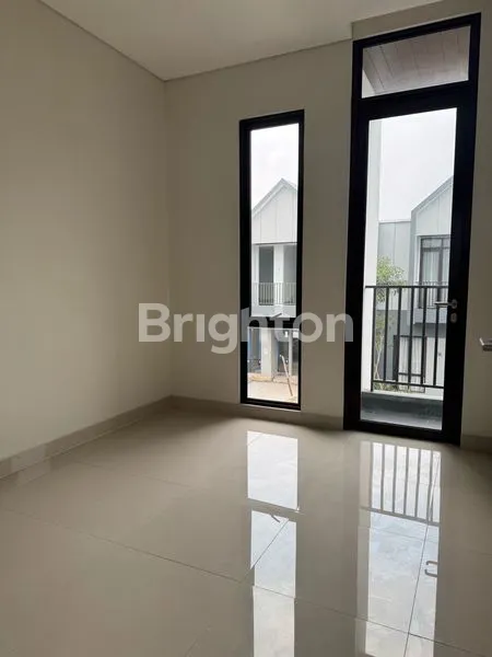 image SEWA RUMAH BARU 2 LT PARAMOUNT PETALS TANGERANG (8)