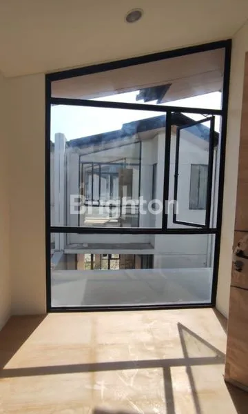 image RUMAH 2 LANTAI DI KARAWACI, 850 JT (6)